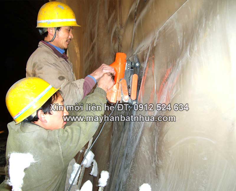 M&aacute;y h&agrave;n m&agrave;ng nhựa chống thấm c&ocirc;ng tr&igrave;nh x&acirc;y dựng